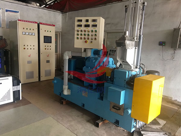 实验密炼机对于橡胶混炼胶的主要质量问题起什么作用？